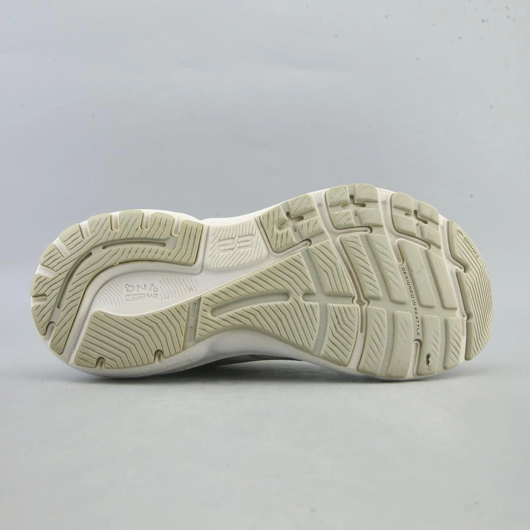 BROOKS ADRENALINE GTS 23 Brooks running shoe close-ups