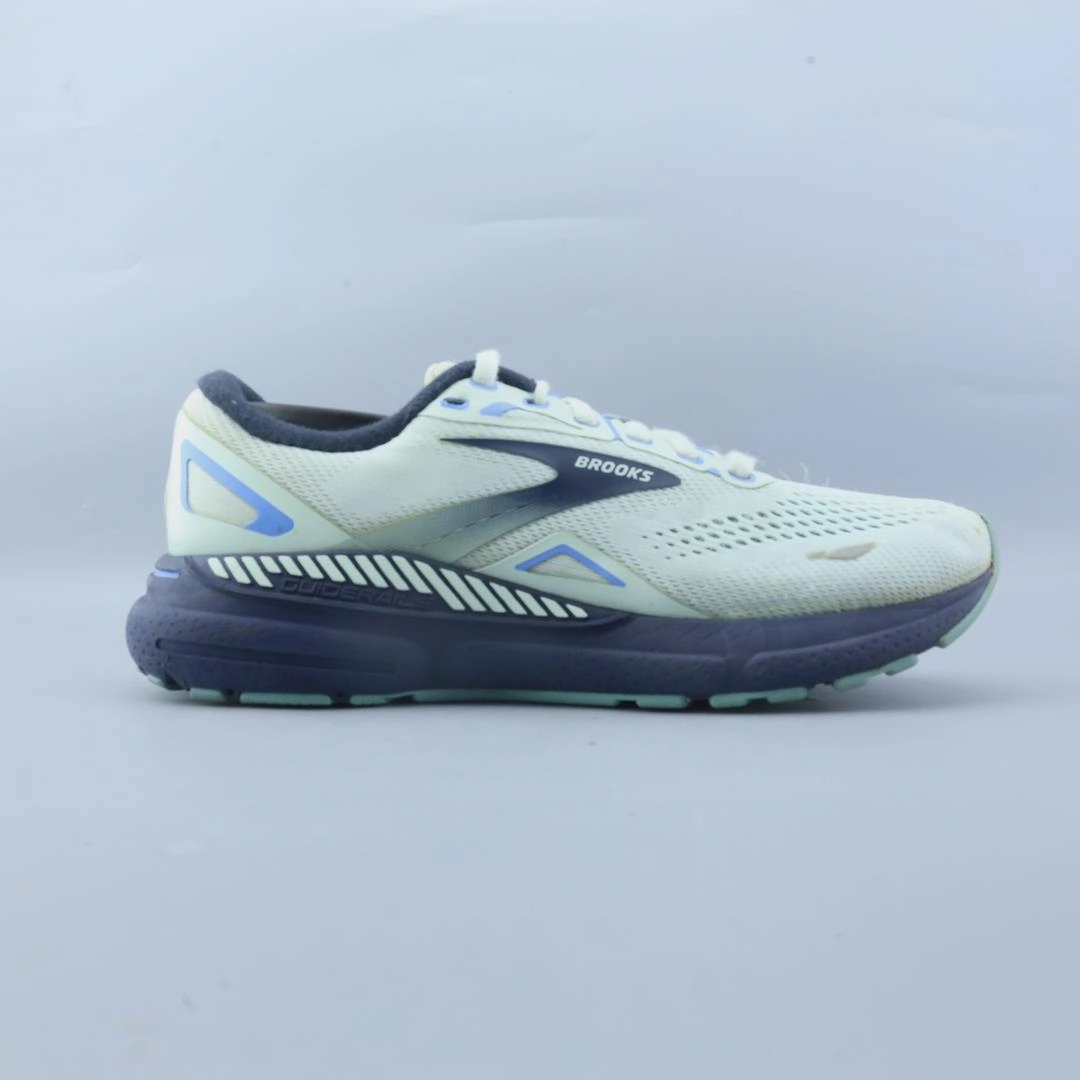 BROOKS ADRENALINE GTS 23 Brooks trainer design images