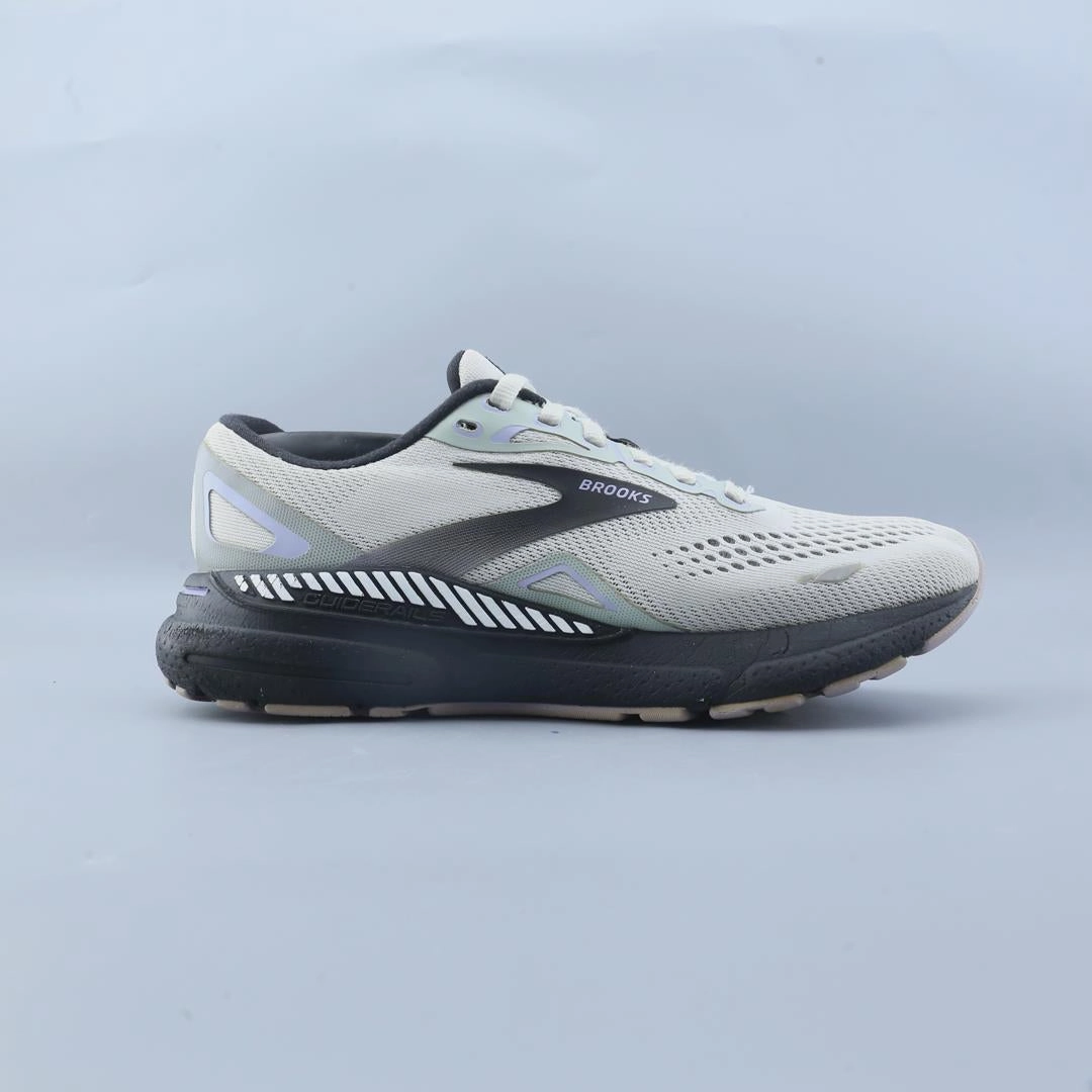 BROOKS ADRENALINE GTS 23 Brooks trainer design images