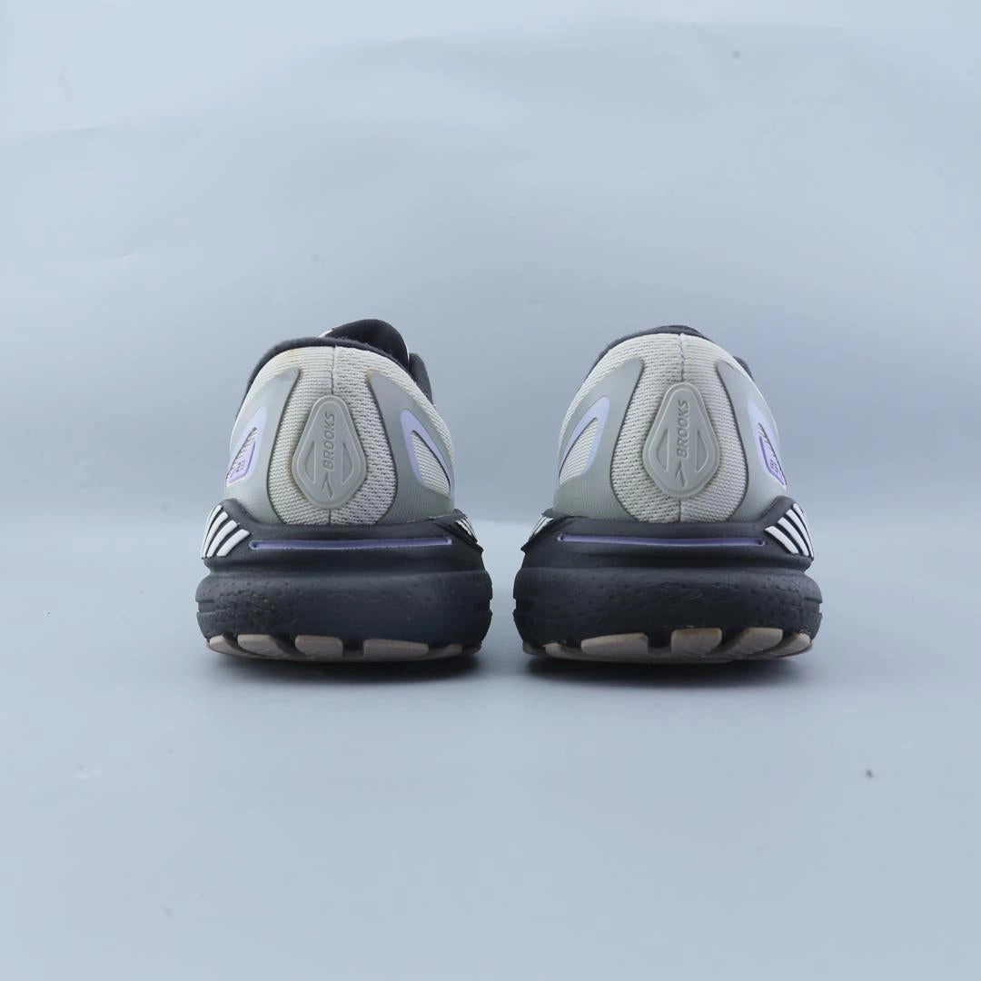 BROOKS ADRENALINE GTS 23 Brooks trainer design images