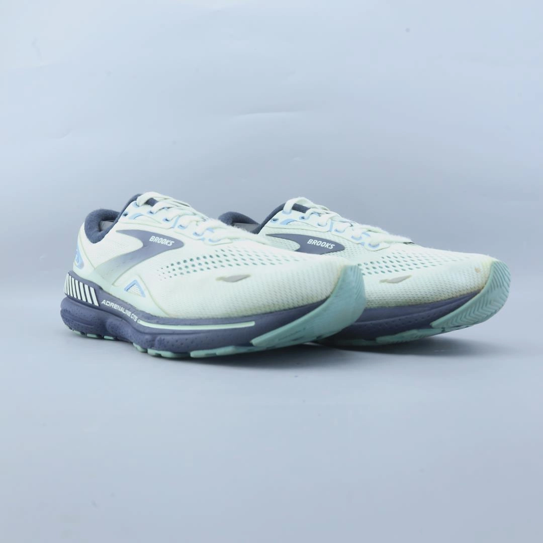 BROOKS ADRENALINE GTS 23 Brooks trainer design images