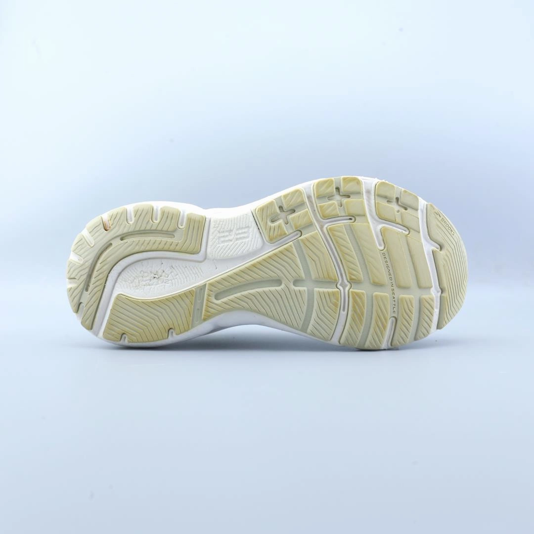 BROOKS ADRENALINE GTS 23 Brooks trainer design images