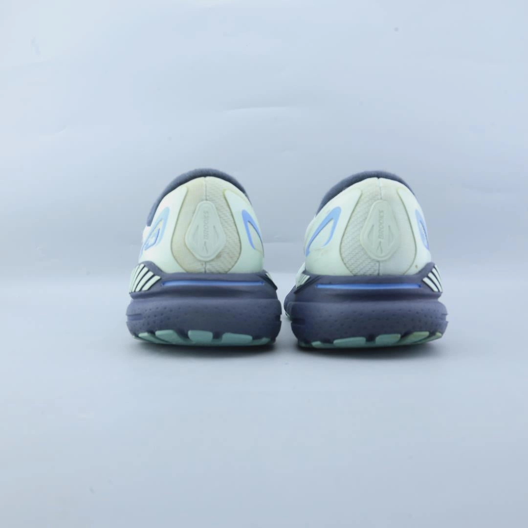 BROOKS ADRENALINE GTS 23 Brooks trainer design images