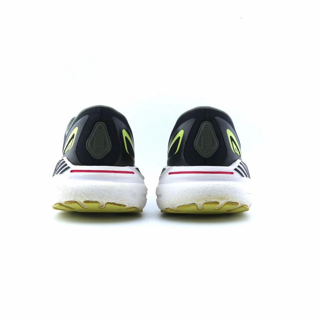 BROOKS ADRENALINE GTS 23 performance running shoe visuals