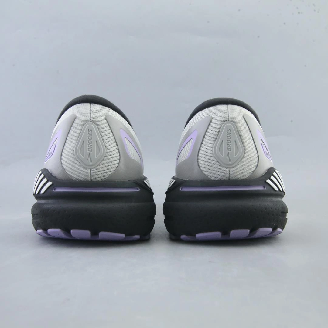 BROOKS ADRENALINE GTS 23 performance running shoe visuals