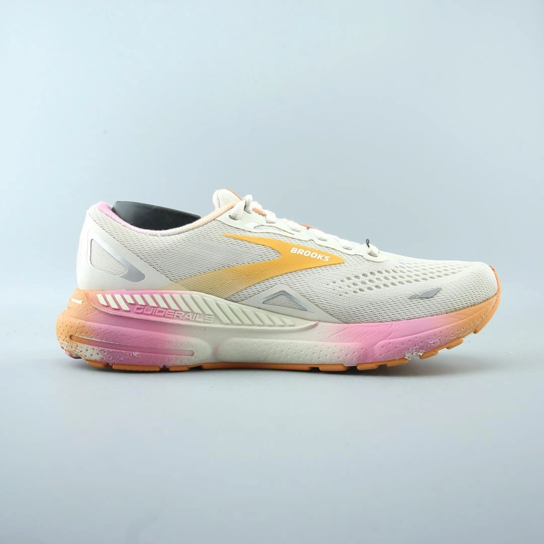 BROOKS ADRENALINE GTS 23 performance running shoe visuals
