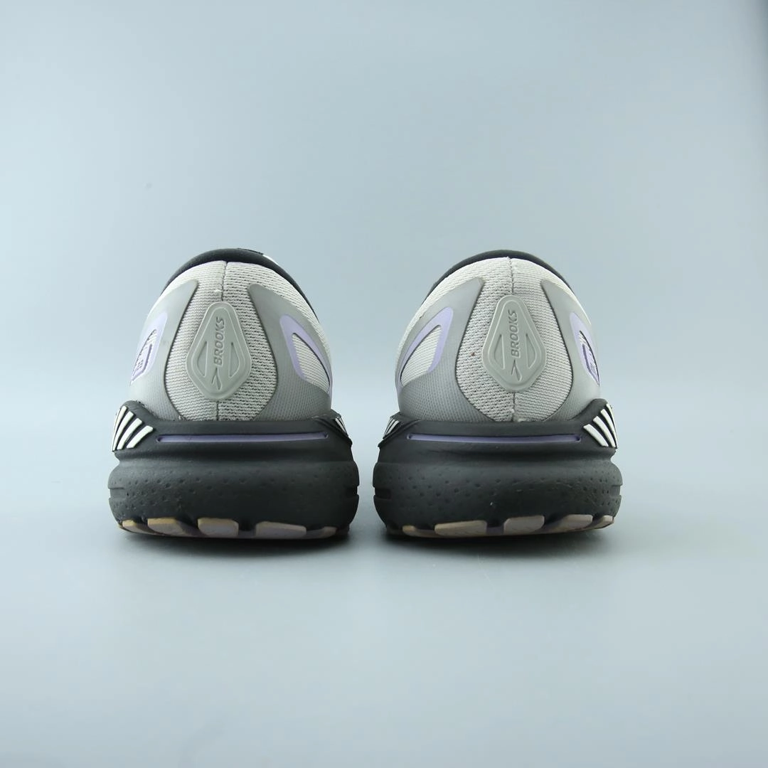 BROOKS ADRENALINE GTS 23 performance running shoe visuals