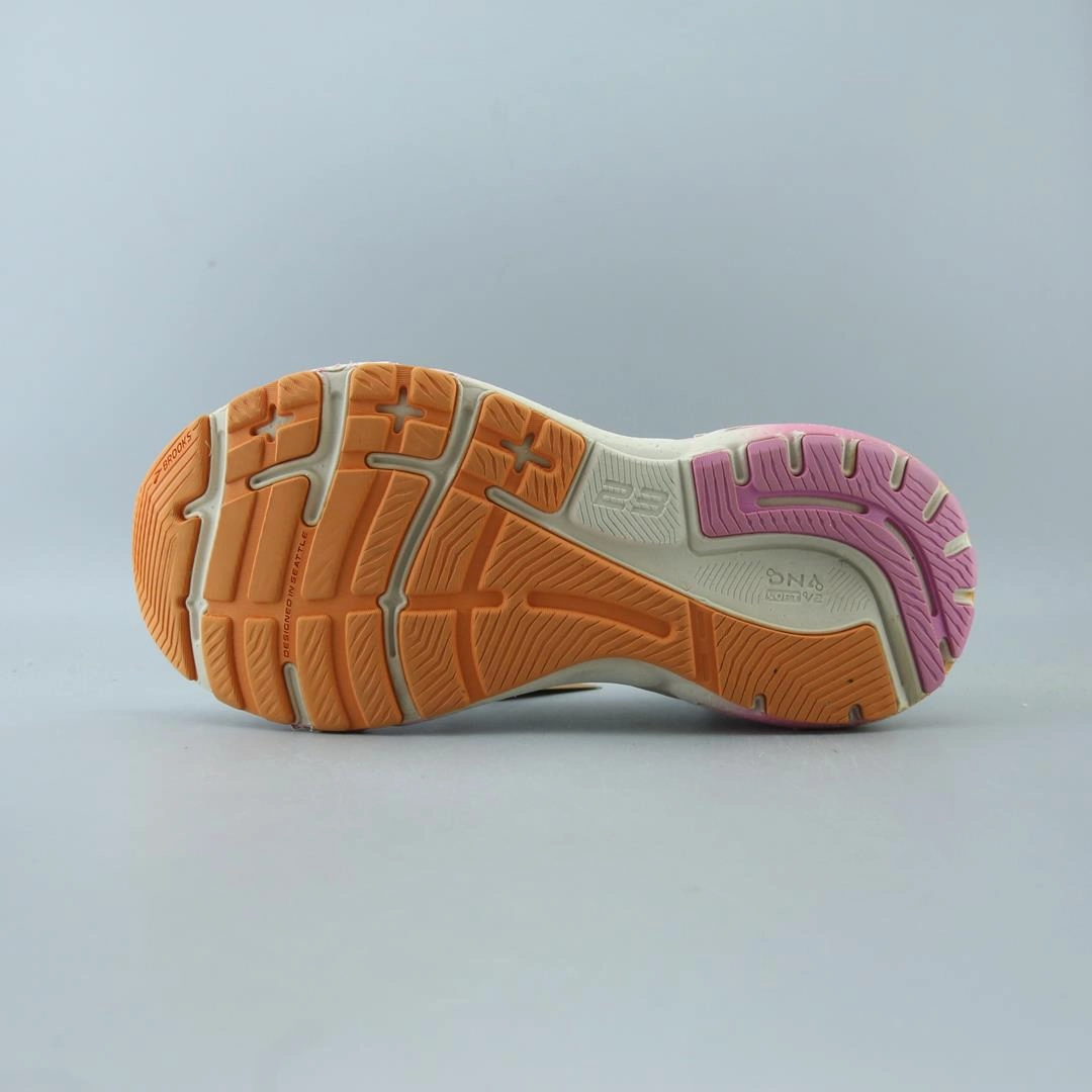 BROOKS ADRENALINE GTS 23 performance running shoe visuals