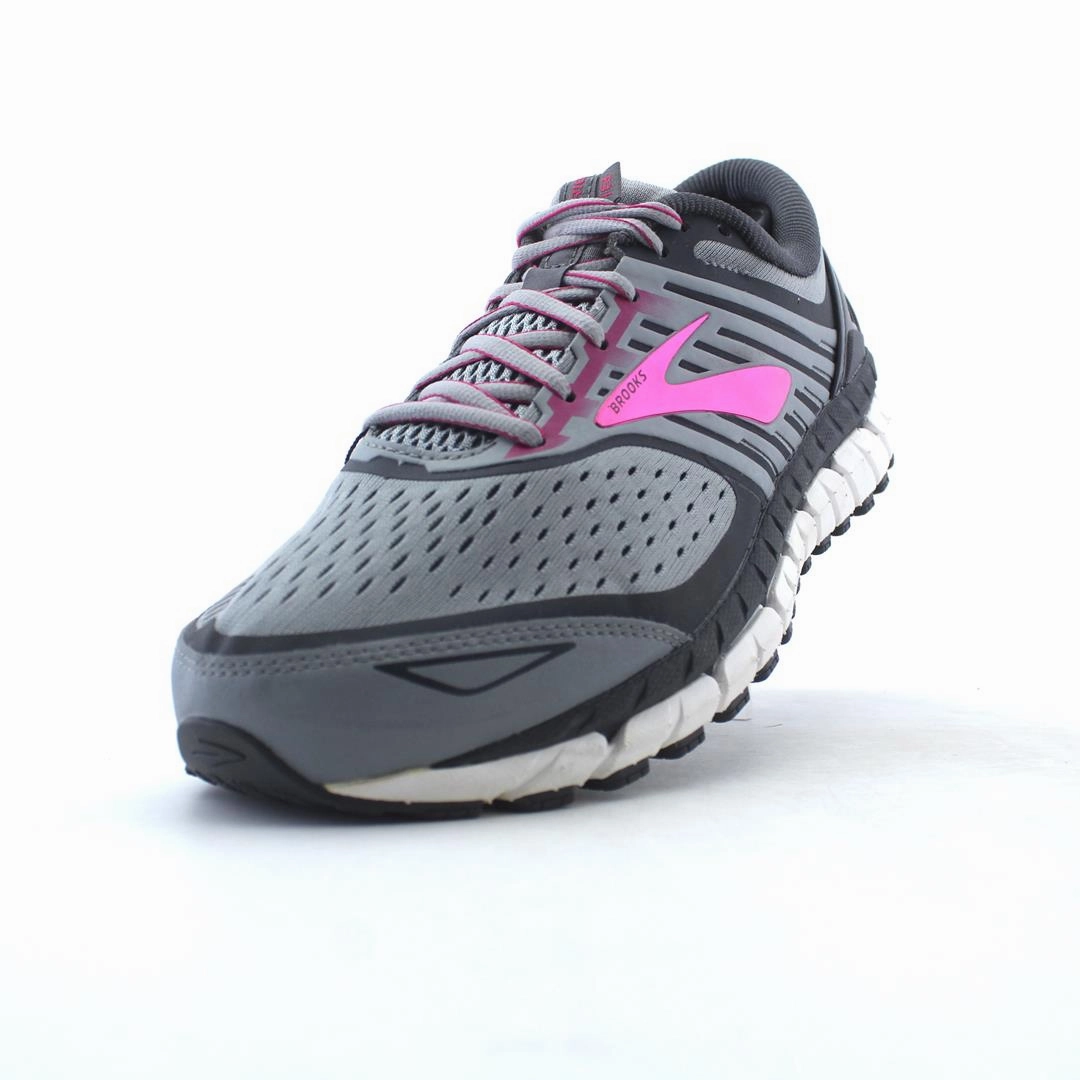 BROOKS ARIEL 18 Brooks trainer design images