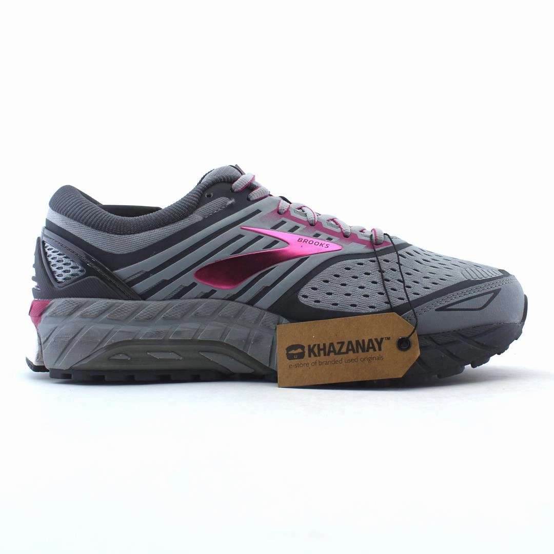 BROOKS ARIEL 18 Brooks trainer design images