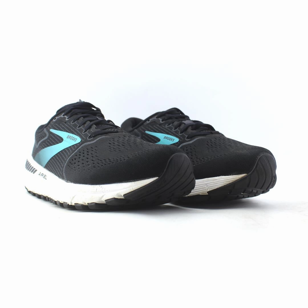 BROOKS ARIEL '20 Brooks running shoe close-ups