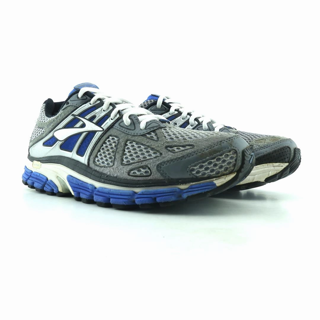 BROOKS BEAST 14 athletic Brooks shoe snapshots