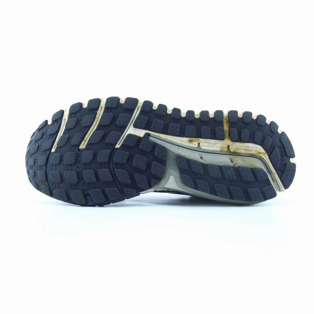 BROOKS BEAST 18 athletic Brooks shoe snapshots