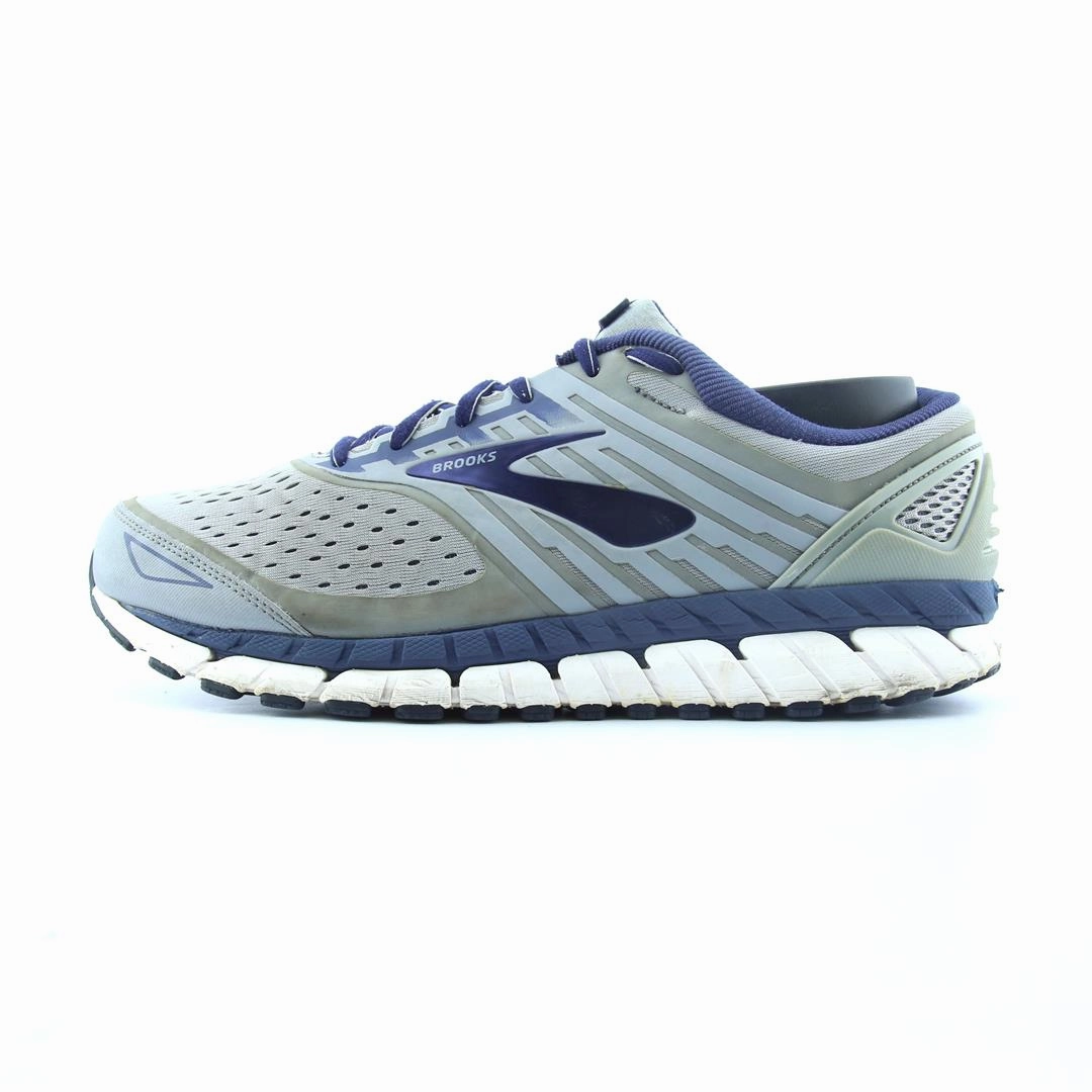 BROOKS BEAST 18 Brooks lightweight running footwear