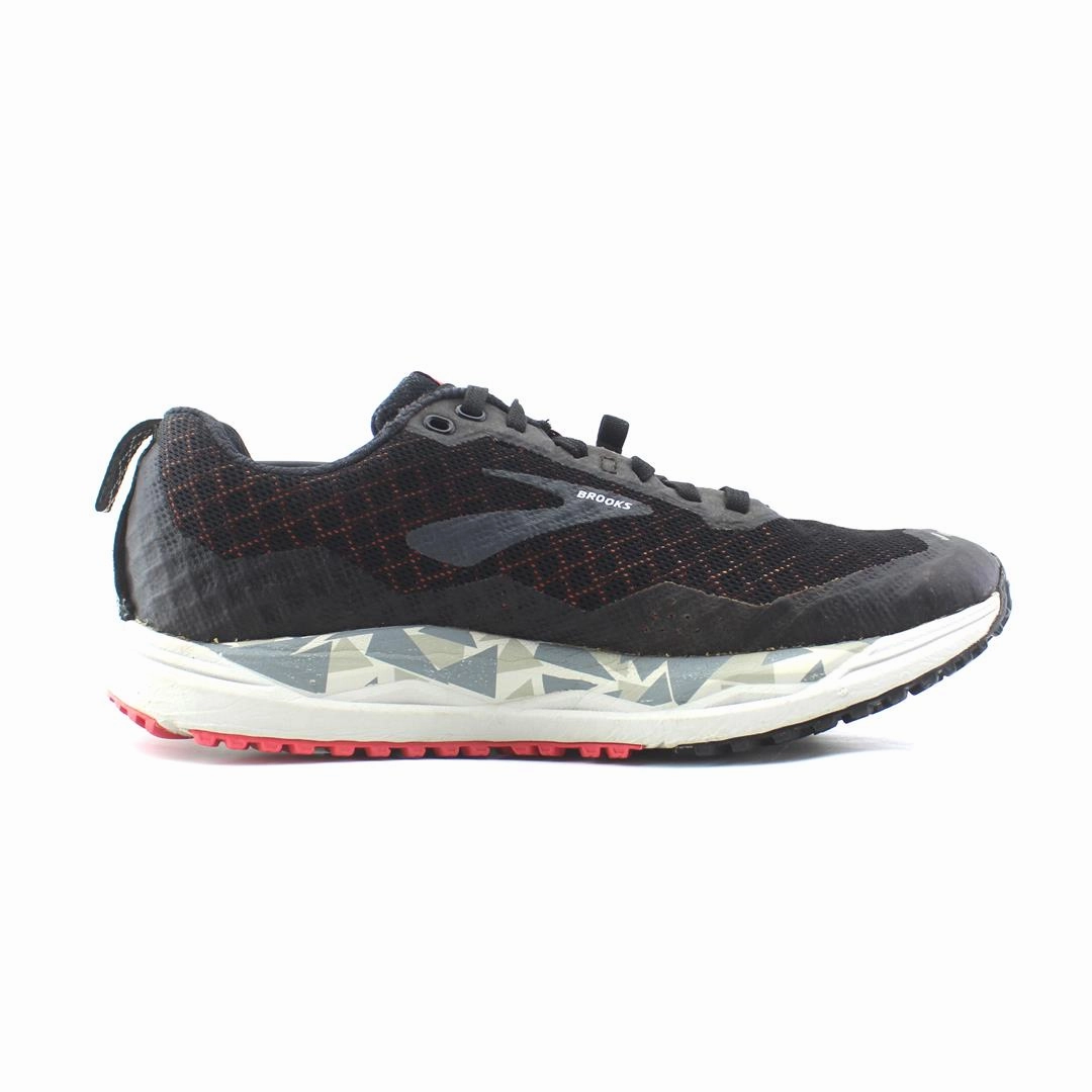 BROOKS CALDERA 3 Brooks running footwear shots