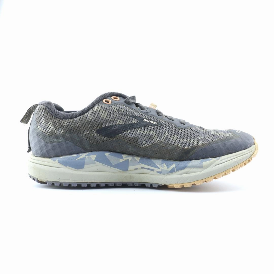 BROOKS CALDERA 3 performance running shoe visuals