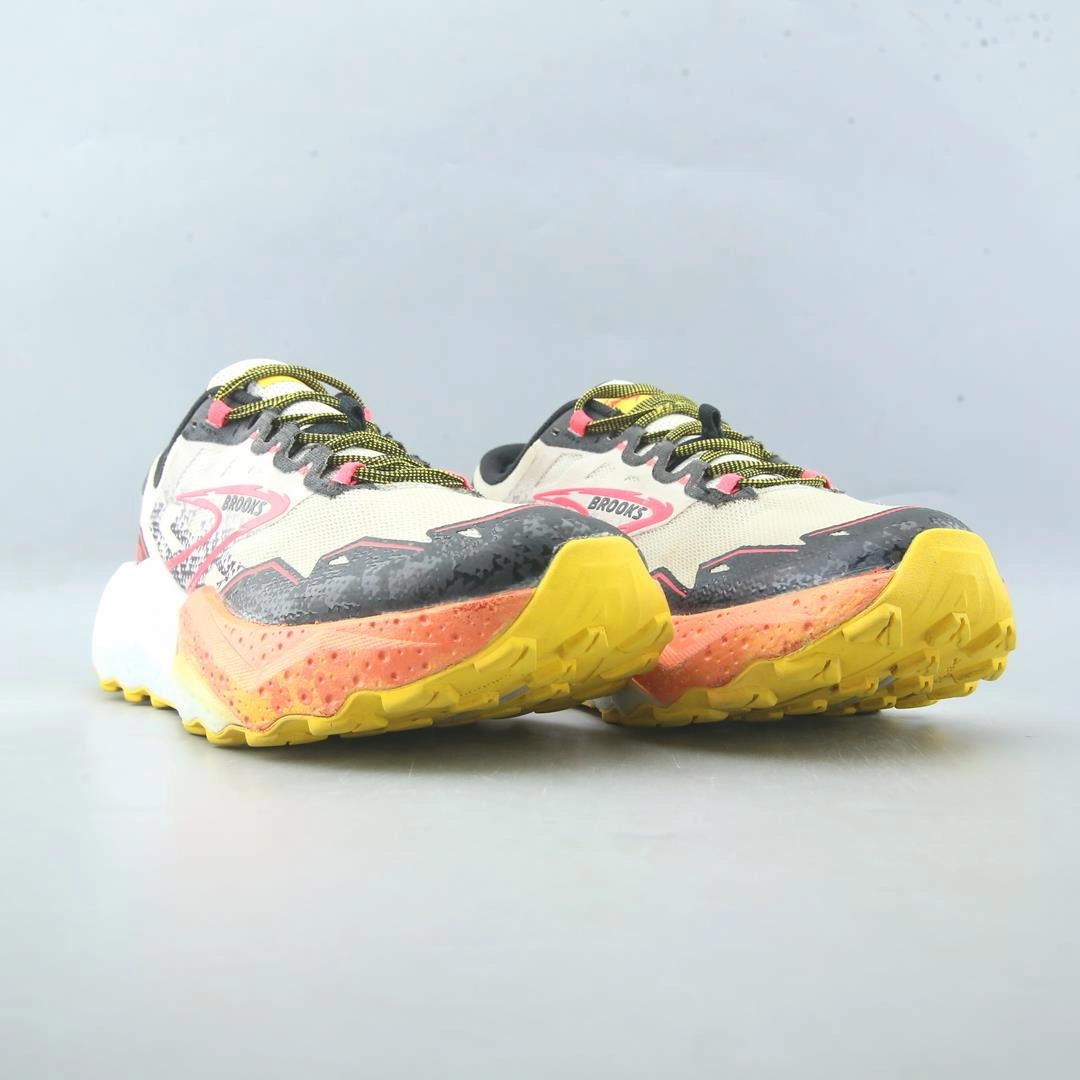 BROOKS CALDERA 7 Brooks trainer design images