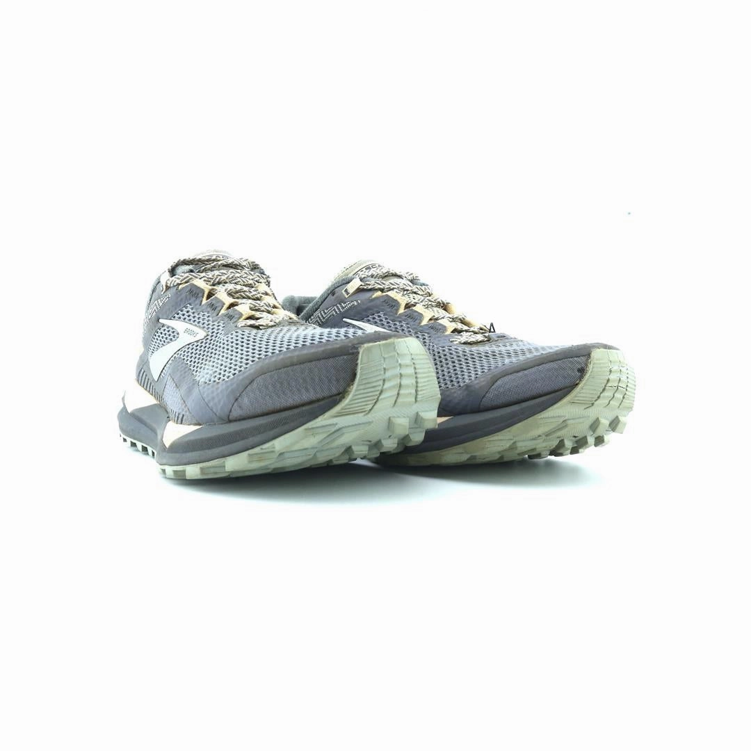 BROOKS CASCADIA 14 performance running shoe visuals