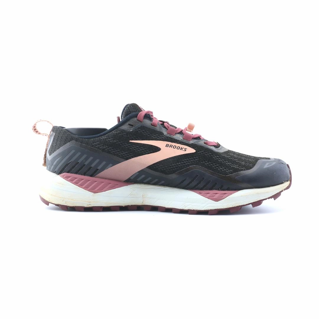 BROOKS CASCADIA 15 Brooks trainer design images