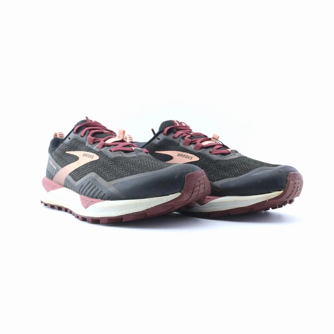 BROOKS CASCADIA 15 Brooks trainer design images