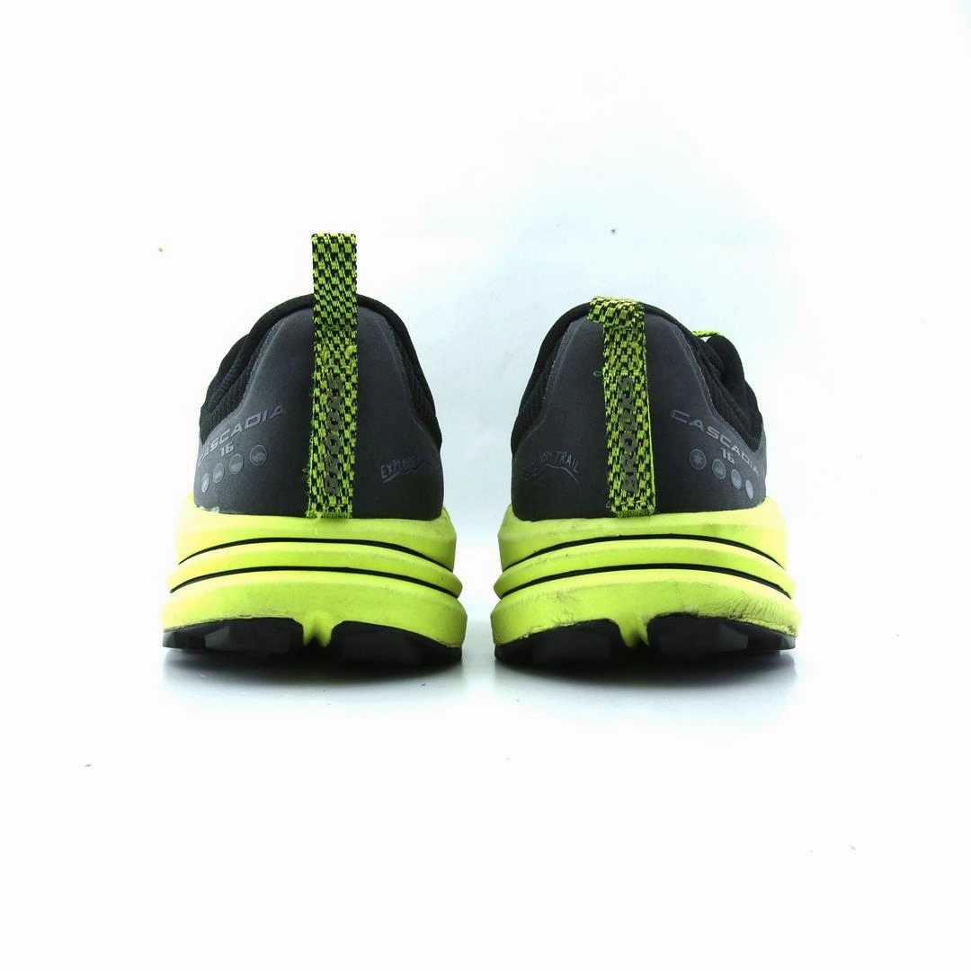 BROOKS CASCADIA 16 performance running shoe visuals