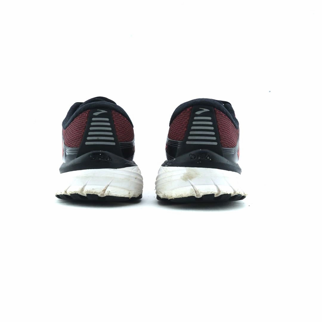 BROOKS DEFYANCE 11 performance running shoe visuals