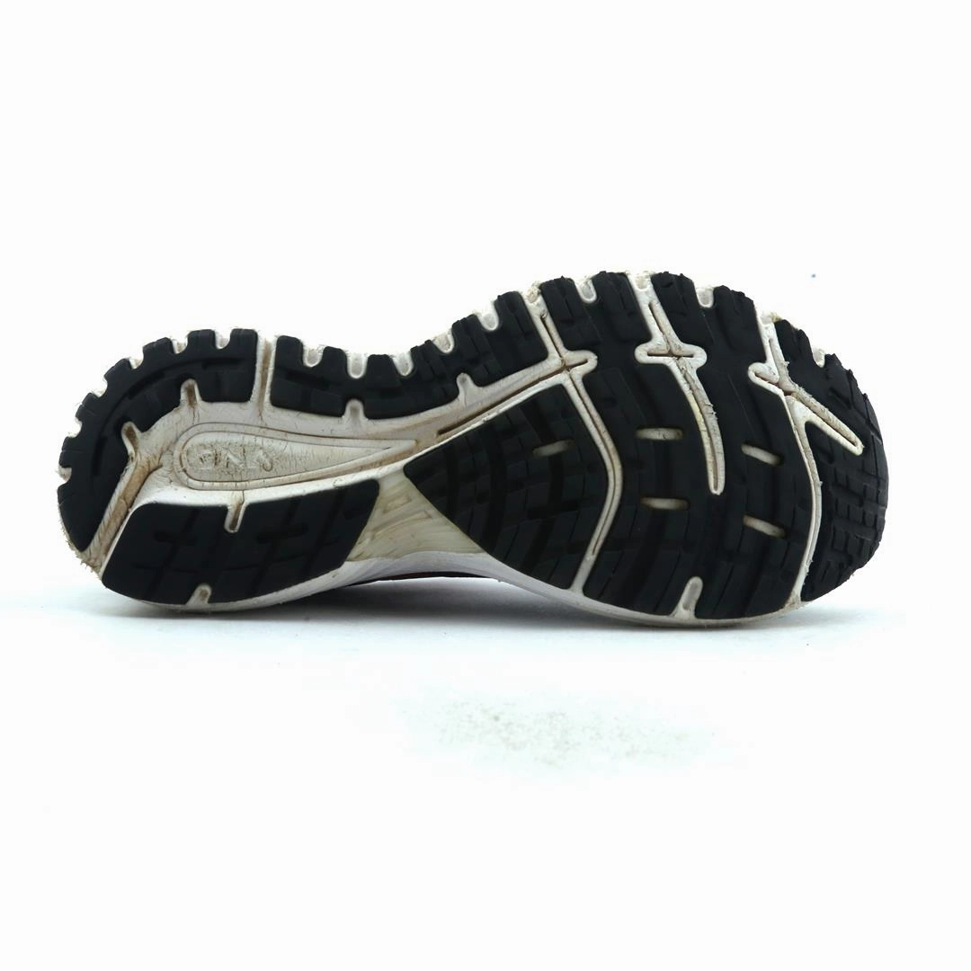 BROOKS DEFYANCE 11 performance running shoe visuals