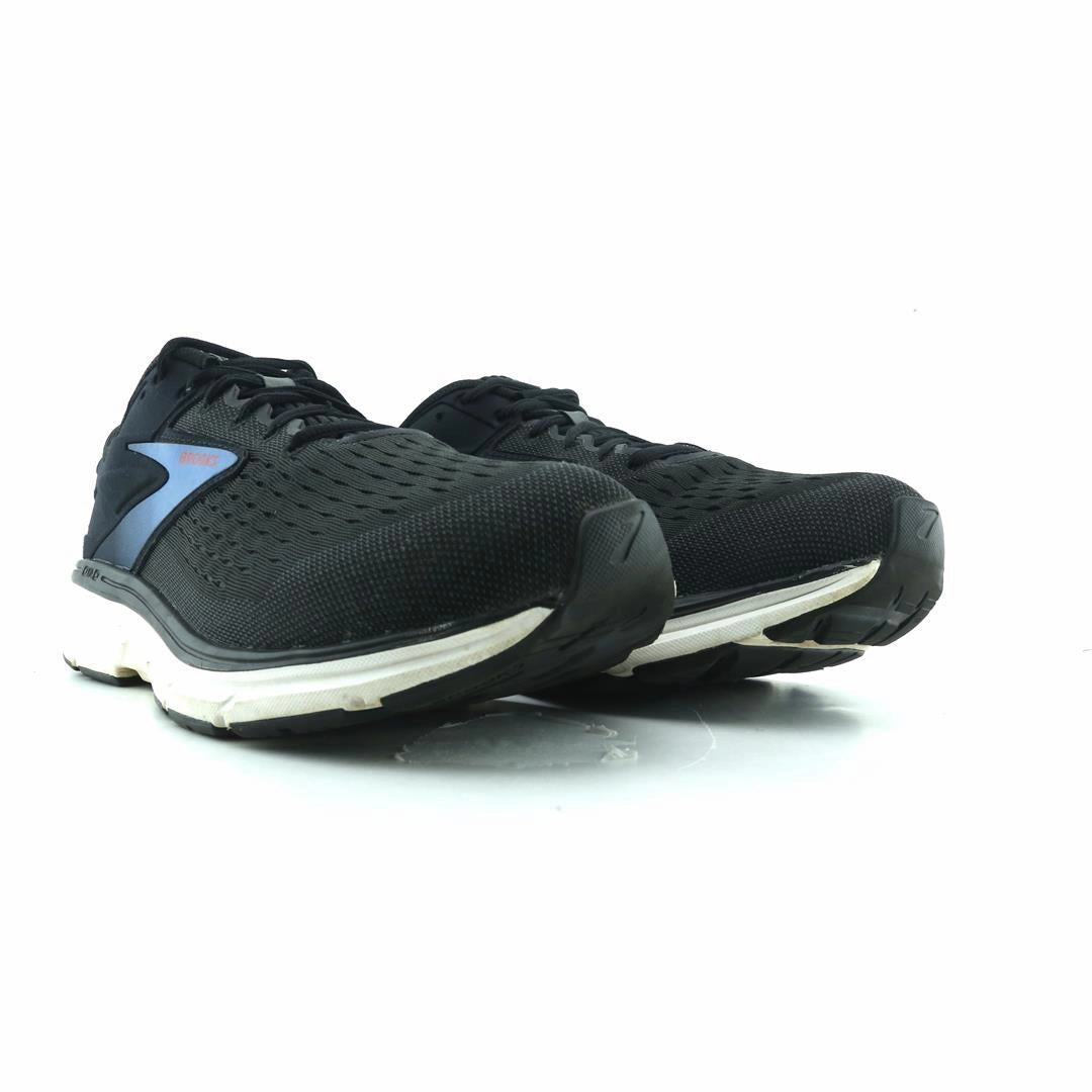 BROOKS DYAD 11 athletic Brooks shoe snapshots