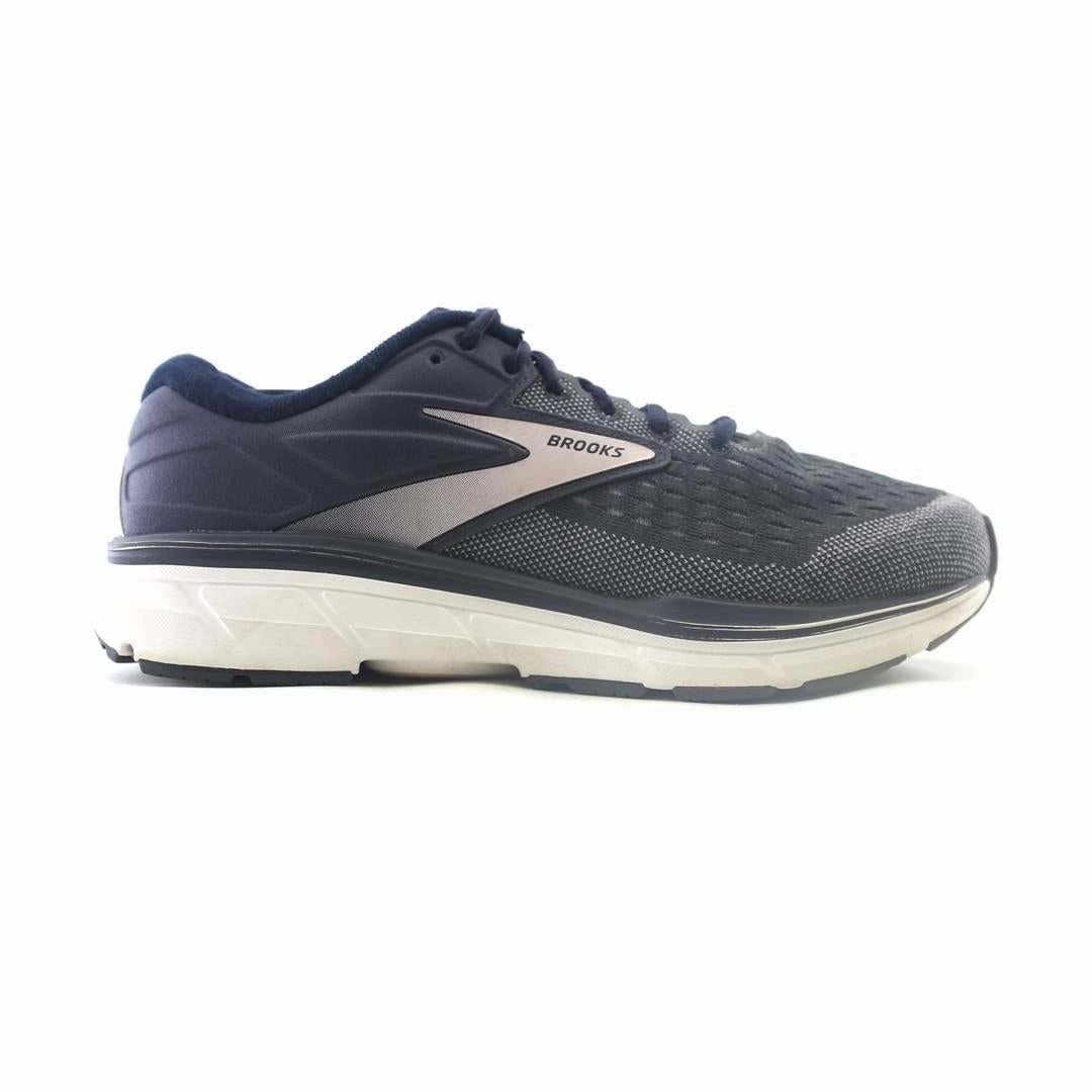 BROOKS DYAD 11 Brooks running footwear shots