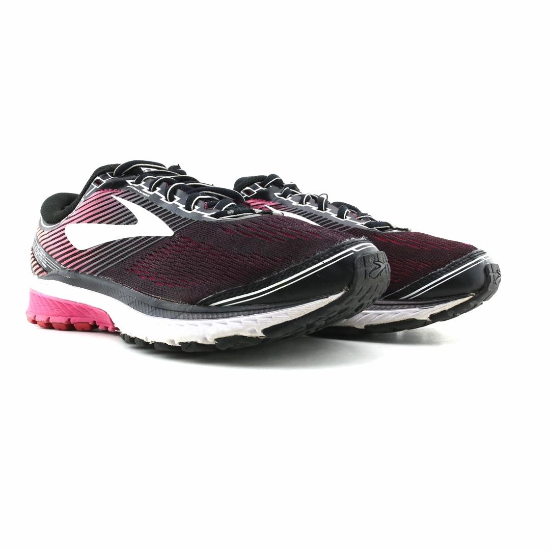 BROOKS GHOST 10 athletic Brooks shoe snapshots