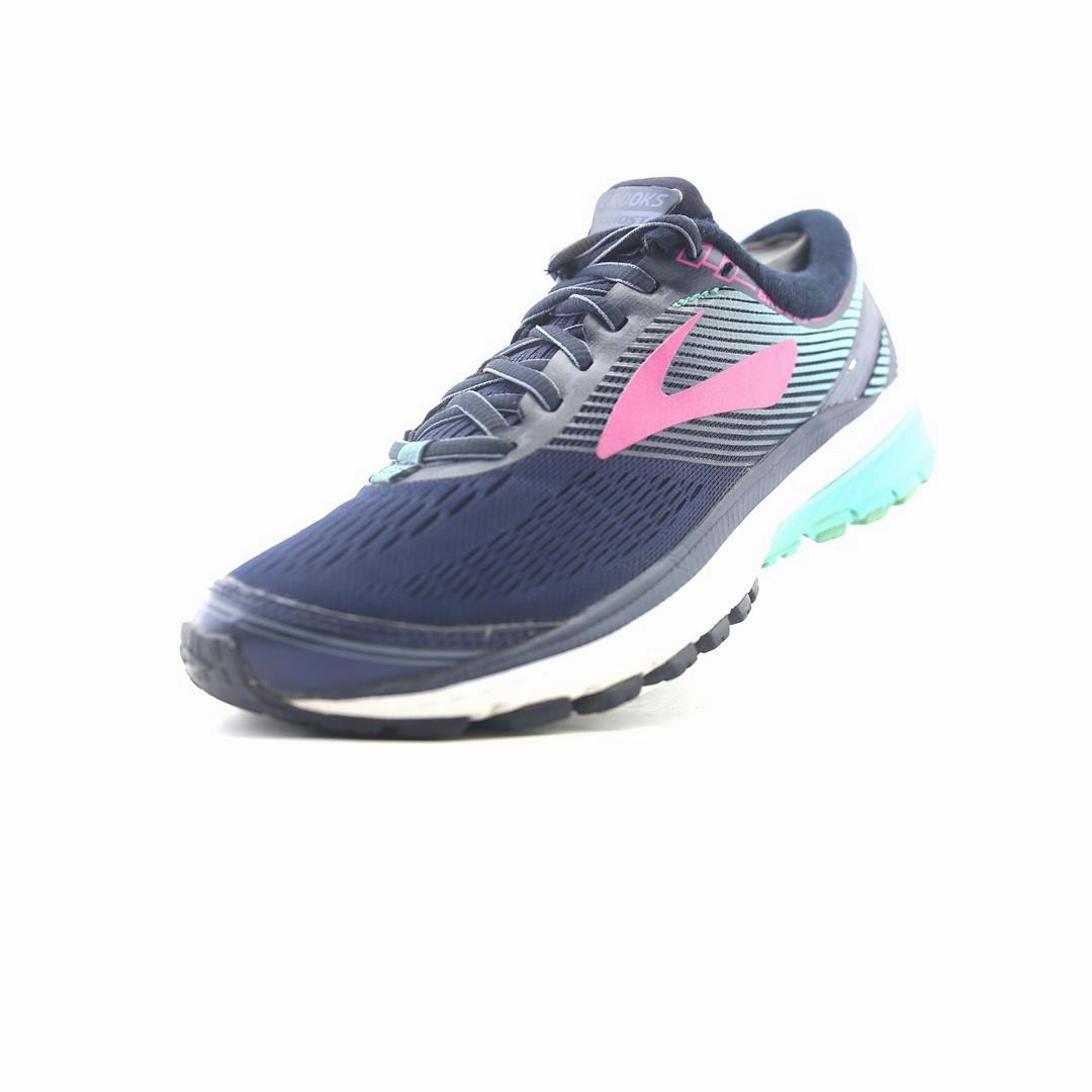 BROOKS GHOST 10 Brooks running footwear shots