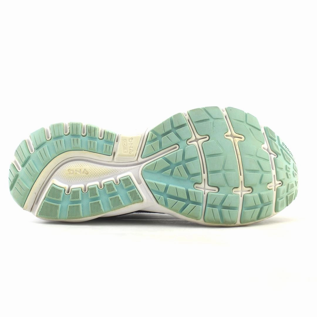 BROOKS GHOST 11 Brooks running footwear shots