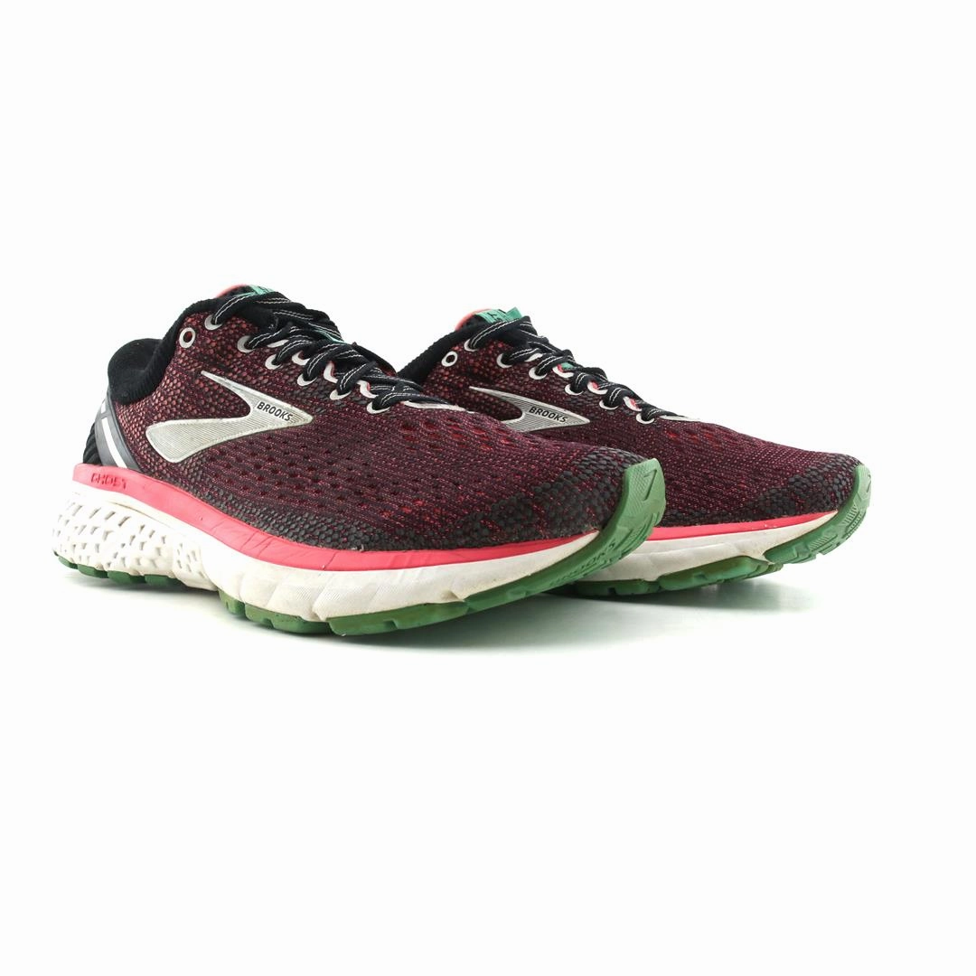 BROOKS GHOST 11 Brooks running shoe close-ups