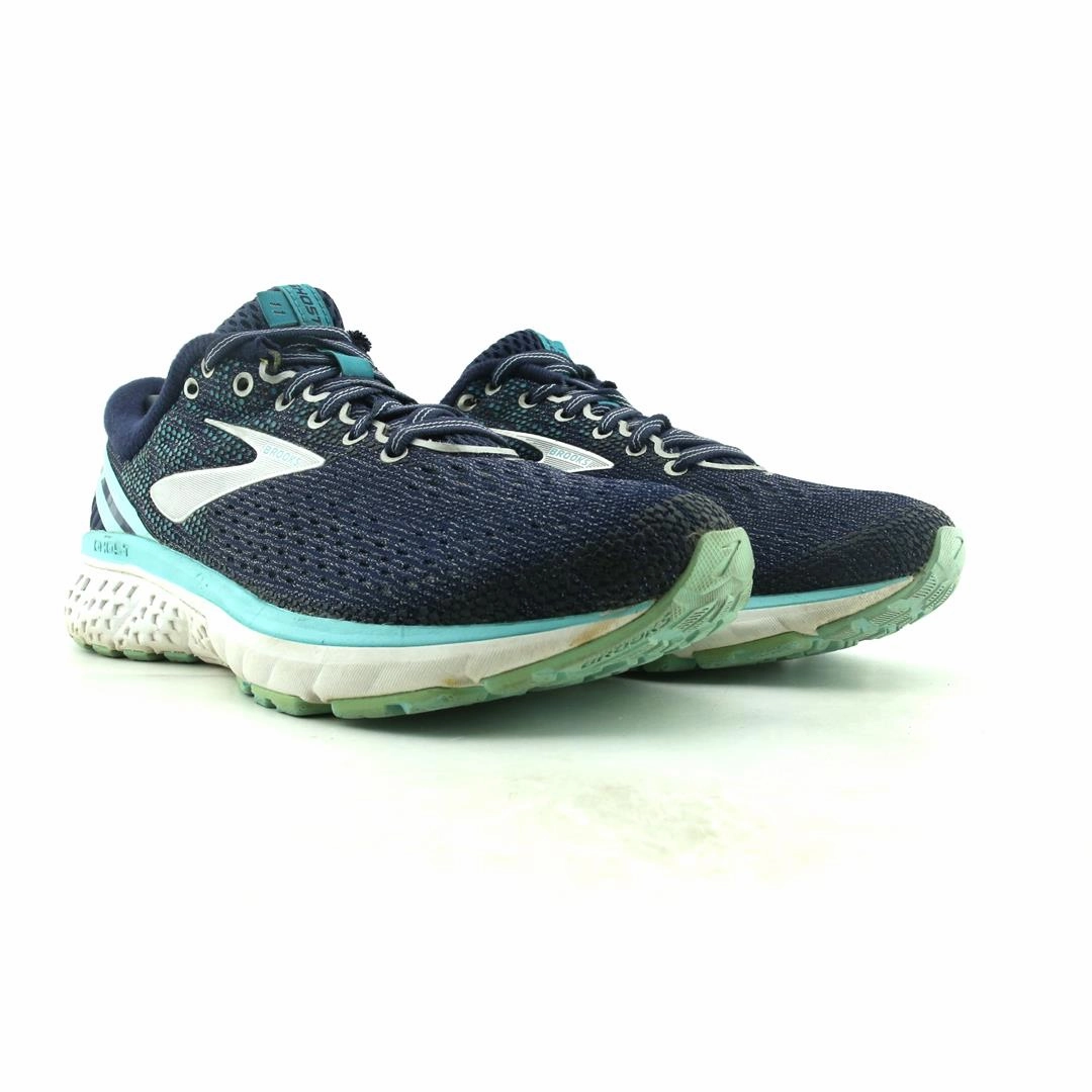 BROOKS GHOST 11 Brooks running shoe close-ups