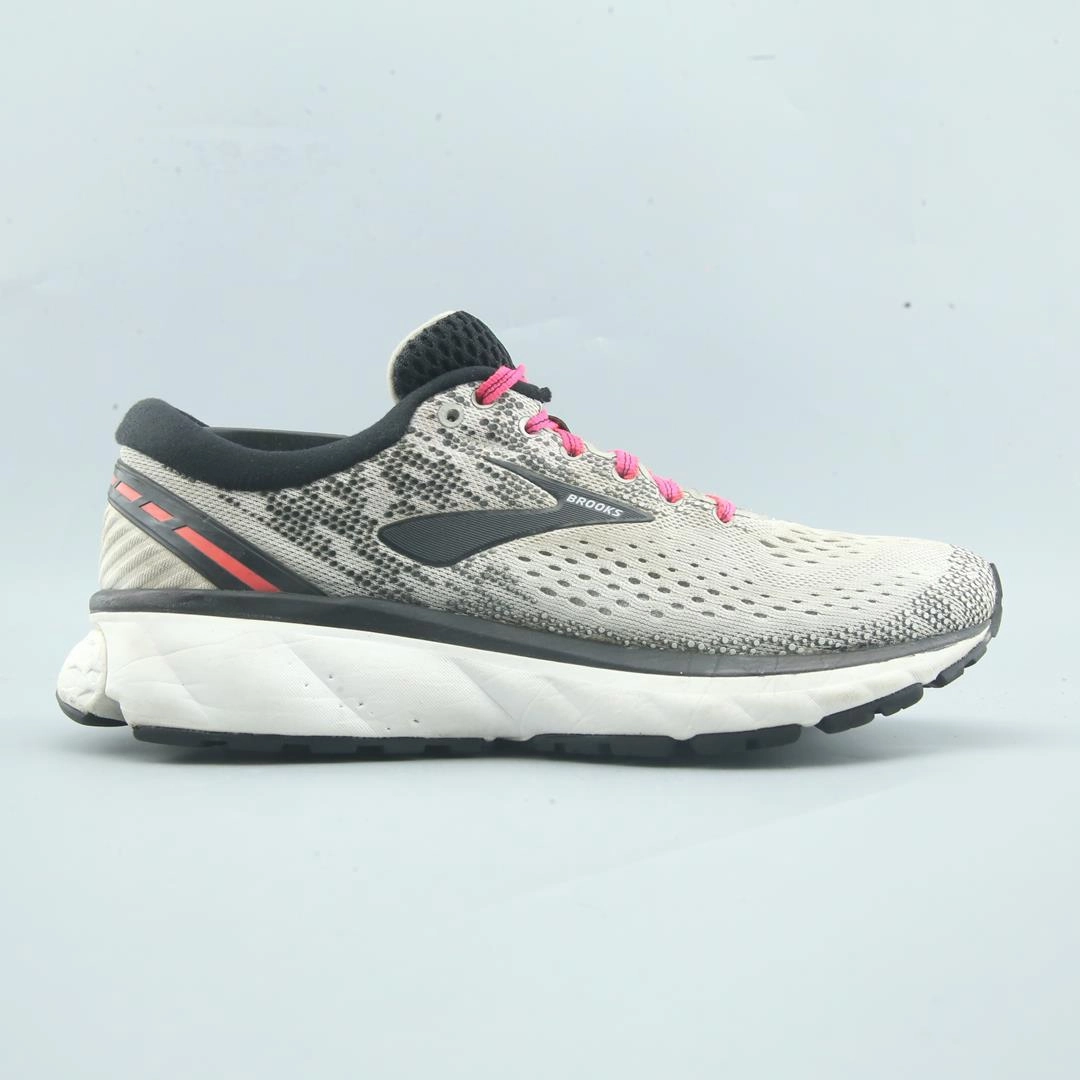 BROOKS GHOST 11 Brooks trainer design images