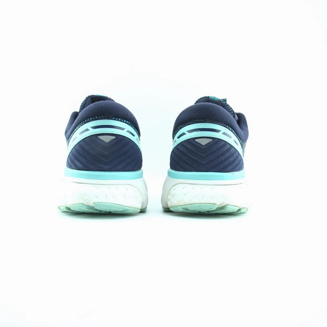 BROOKS GHOST 11 lightweight running shoe photos