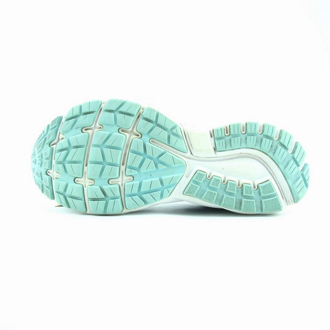 BROOKS GHOST 11 lightweight running shoe photos