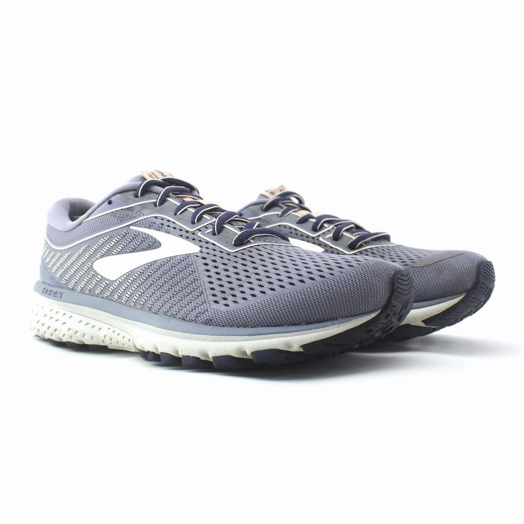 BROOKS GHOST 12 Brooks running footwear shots