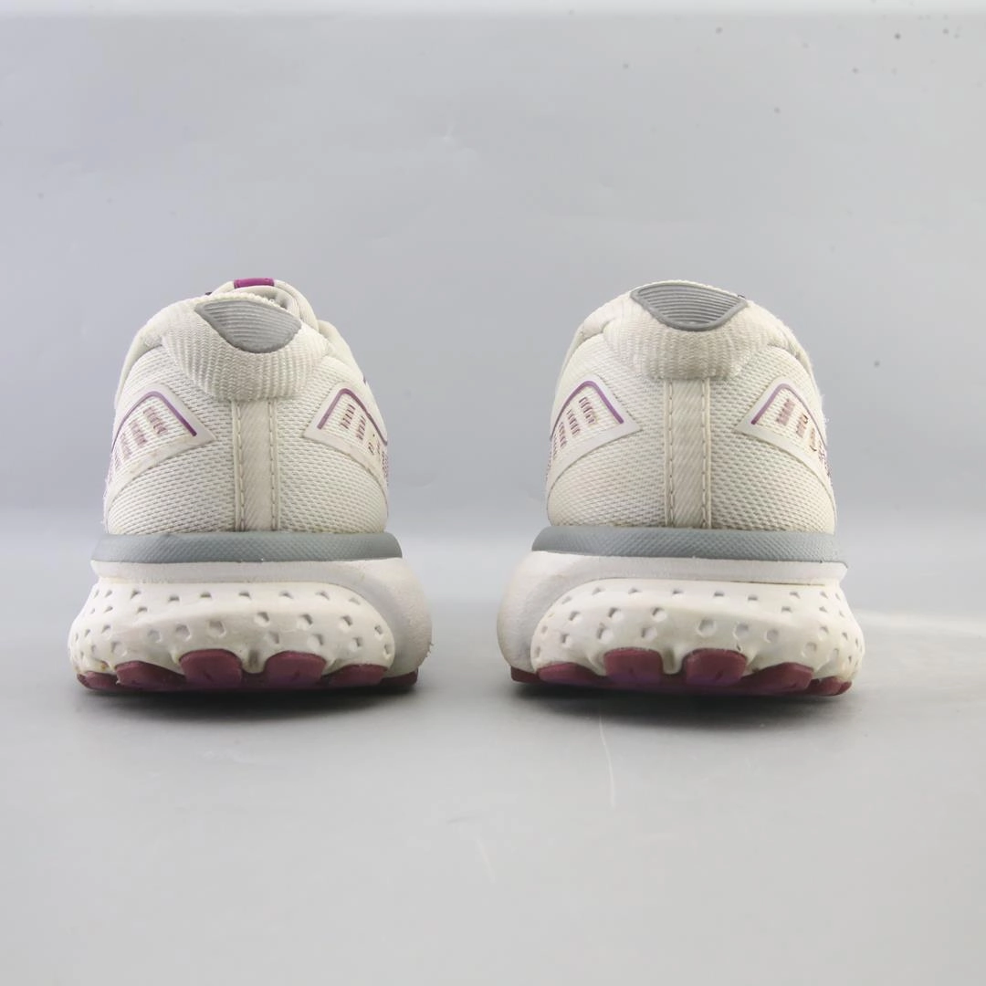 BROOKS GHOST 12 Brooks running footwear shots
