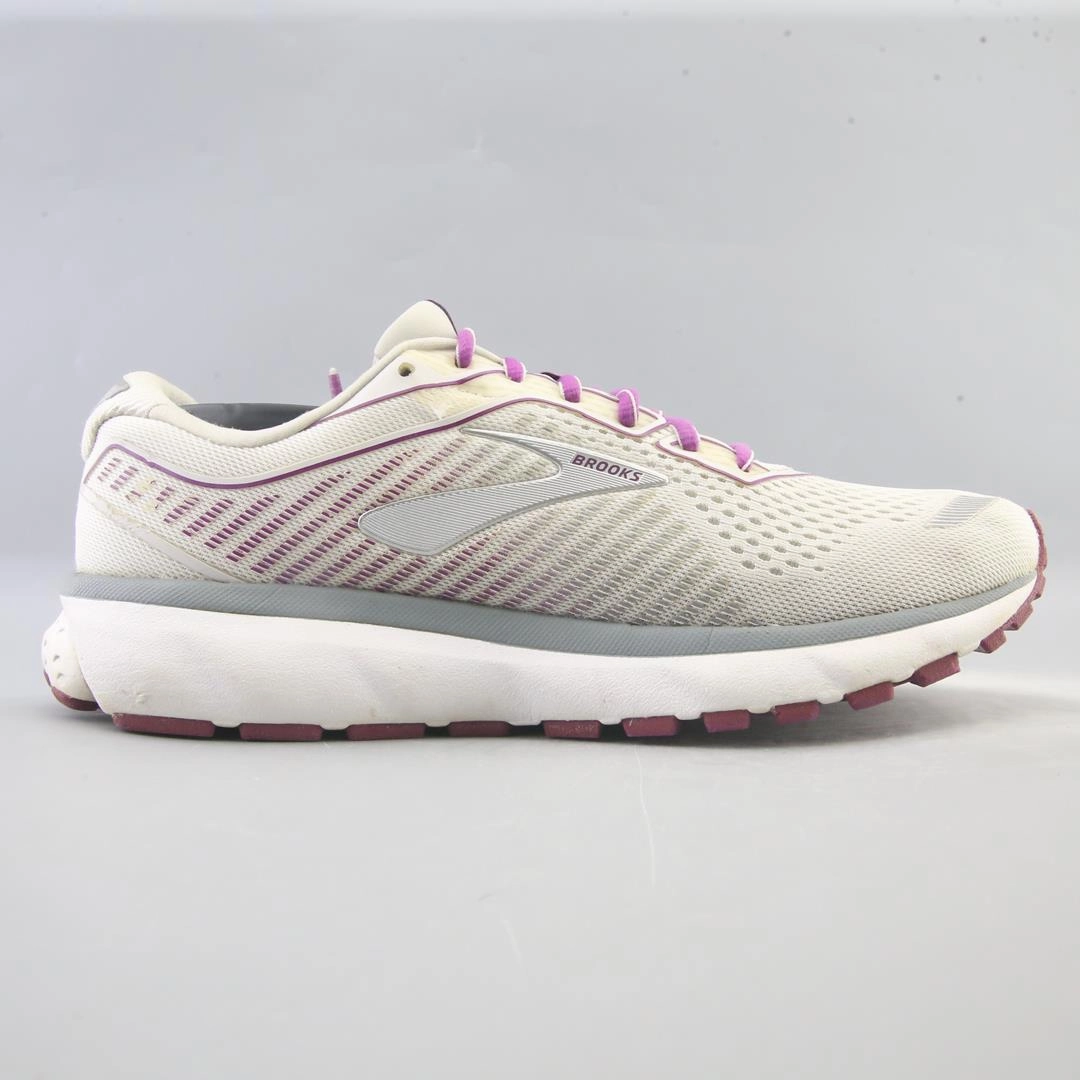 BROOKS GHOST 12 Brooks running footwear shots