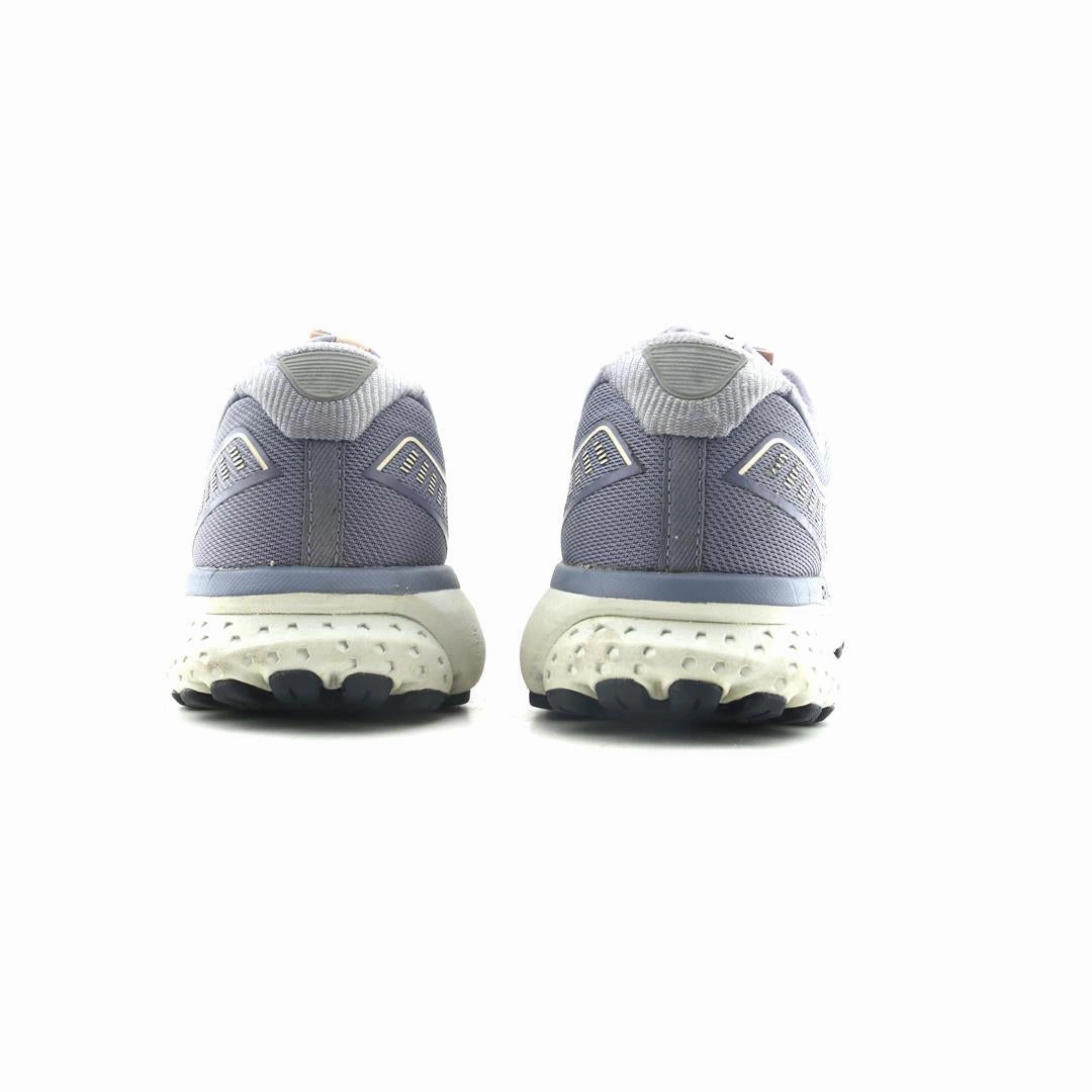 BROOKS GHOST 12 Brooks running shoe close-ups