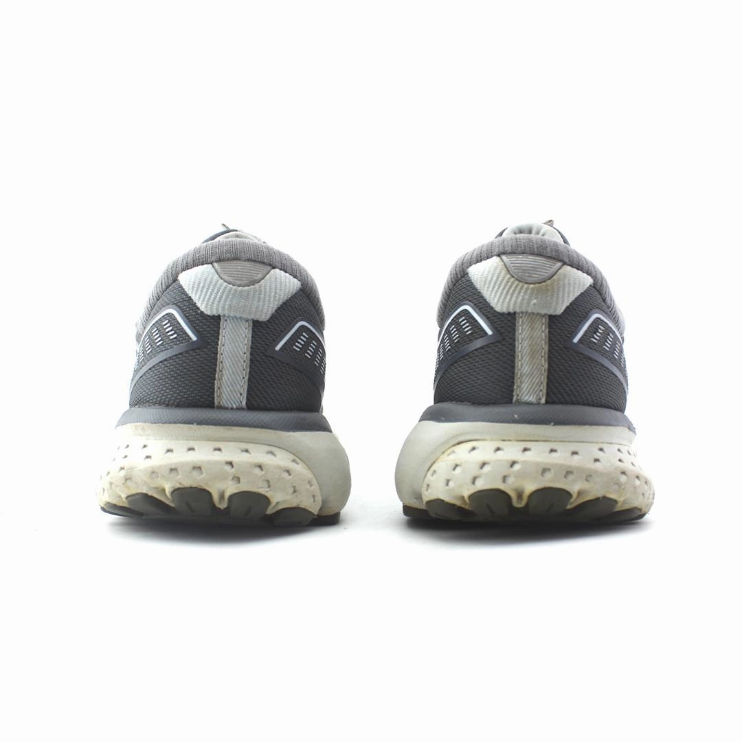 BROOKS GHOST 12 Brooks running shoe close-ups