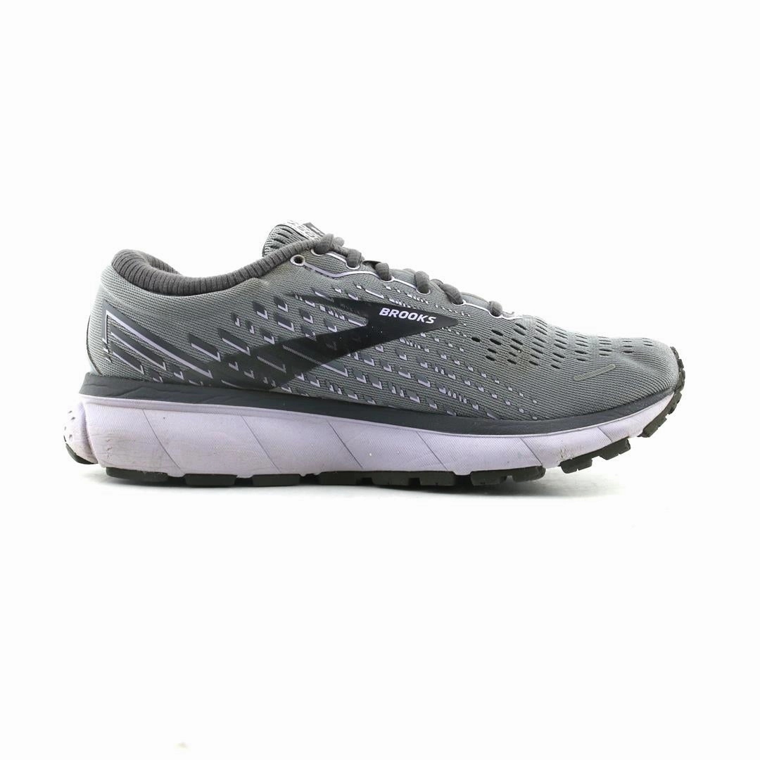 BROOKS GHOST 13 Brooks running shoe close-ups