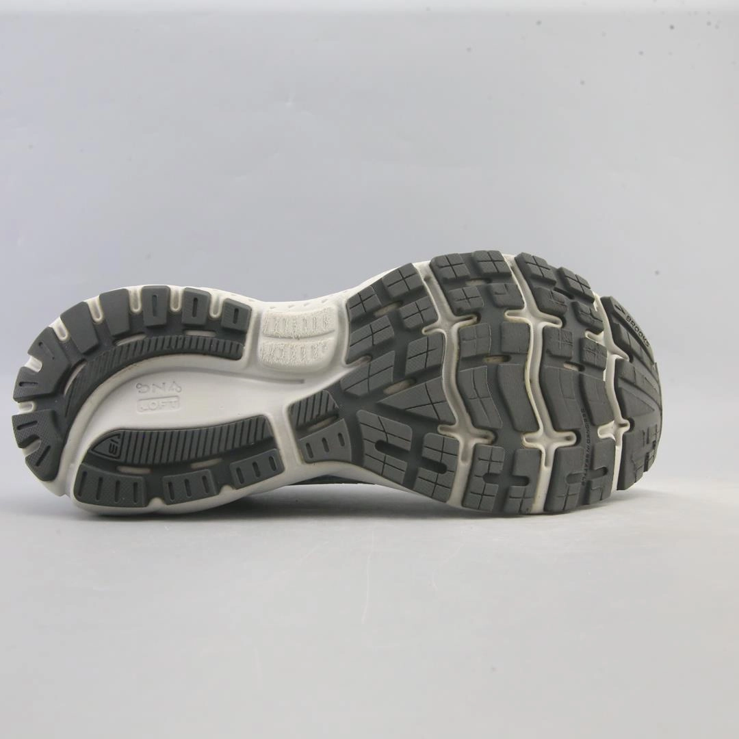 BROOKS GHOST 13 Brooks running shoe close-ups