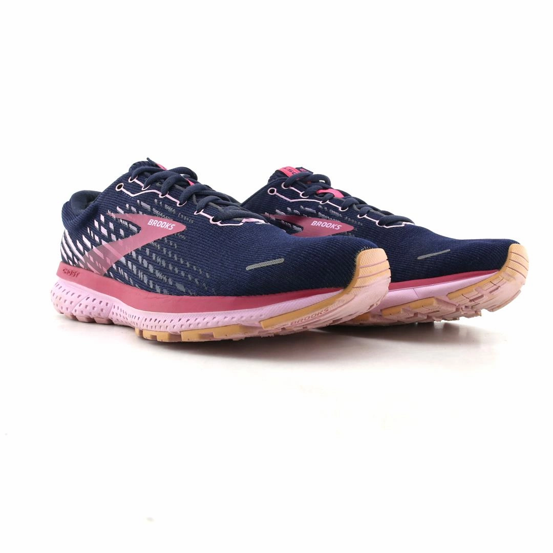 BROOKS GHOST 13 Brooks running shoe close-ups