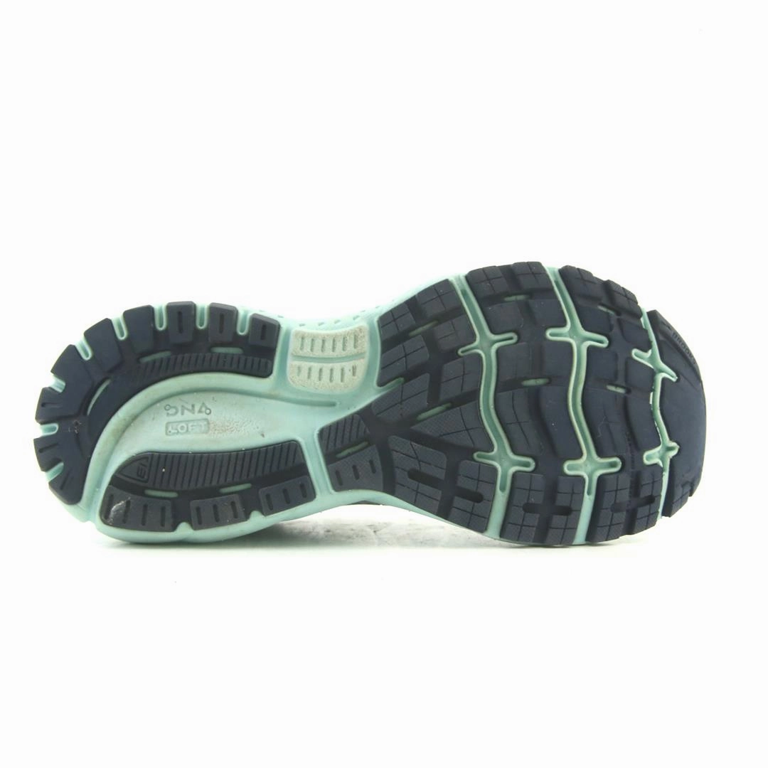 BROOKS GHOST 13 Brooks running shoe close-ups