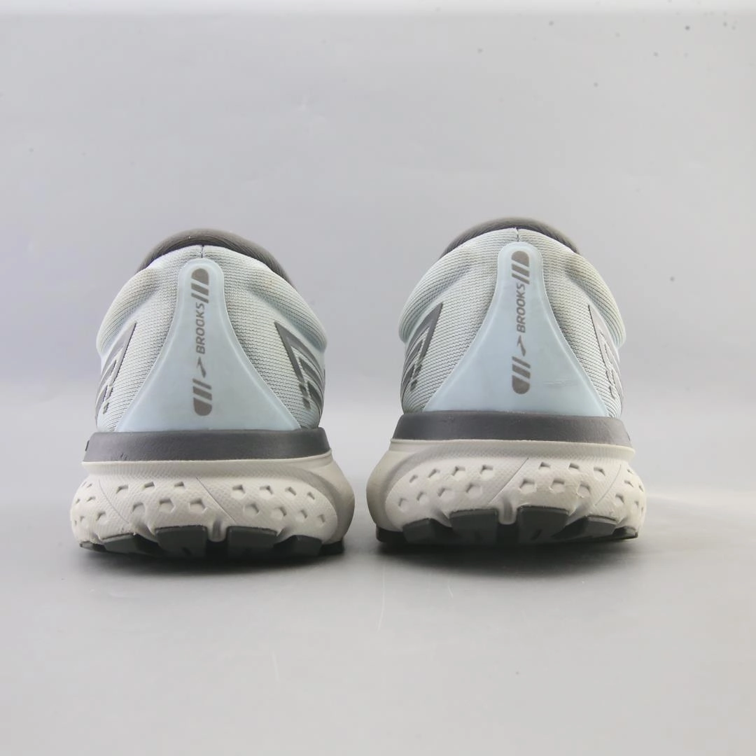 BROOKS GHOST 13 Brooks running shoe close-ups
