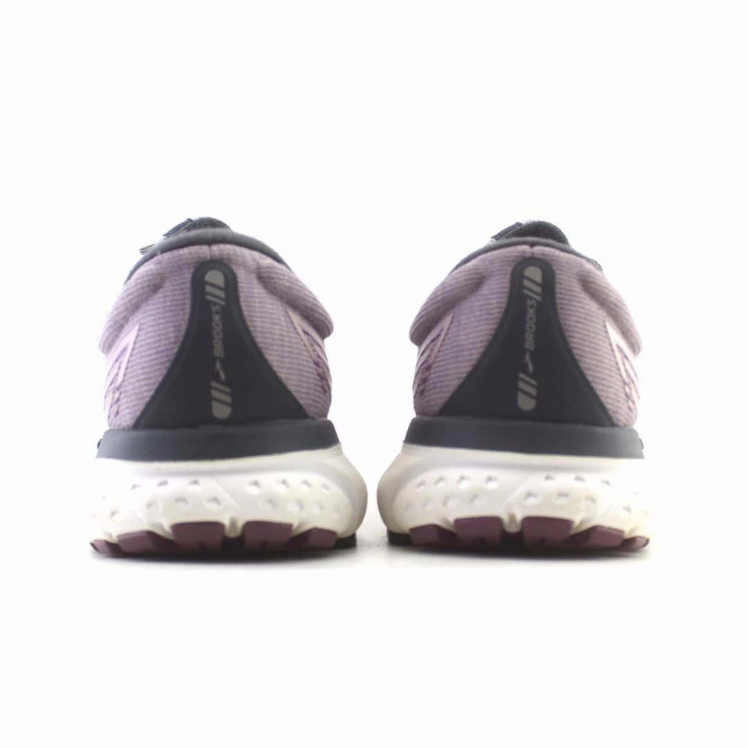 BROOKS GHOST 13 Brooks running shoe close-ups