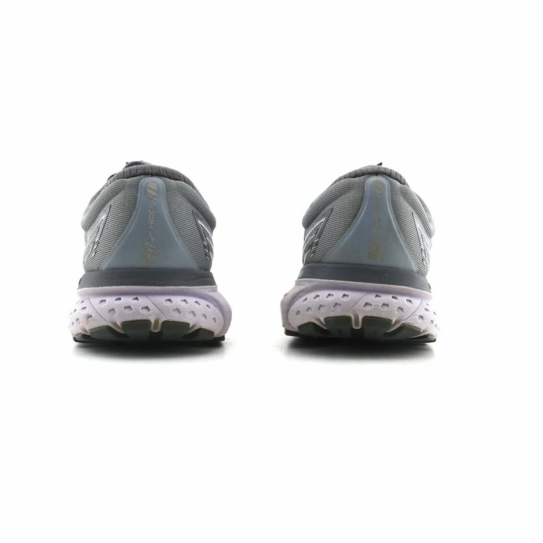 BROOKS GHOST 13 Brooks running shoe close-ups