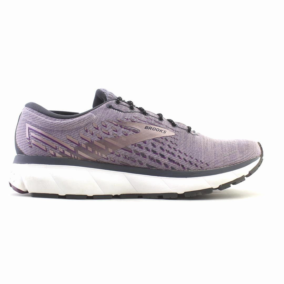 BROOKS GHOST 13 Brooks running shoe close-ups